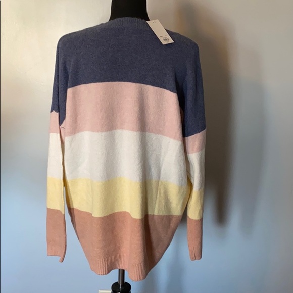 So Women’s Sweater NEW - Picture 2 of 3